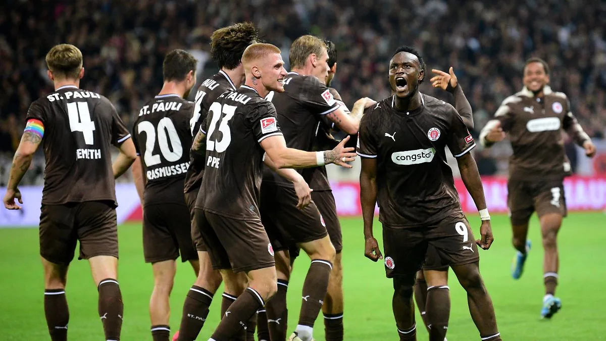 St. Pauli schockt Wolfsburg spät mit erstem Saisonsieg image 1